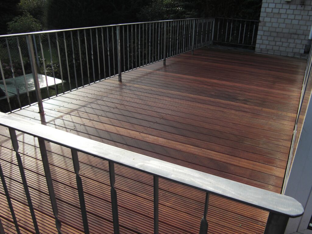 Bangkirai Terrasse
