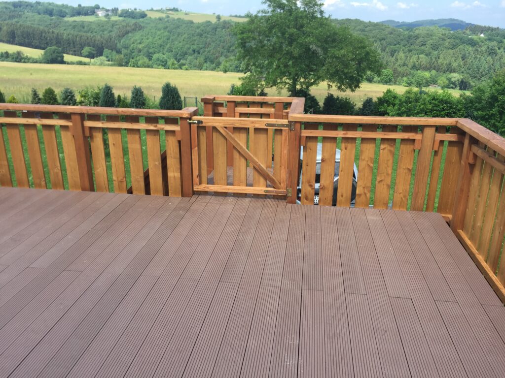 Holzterrasse