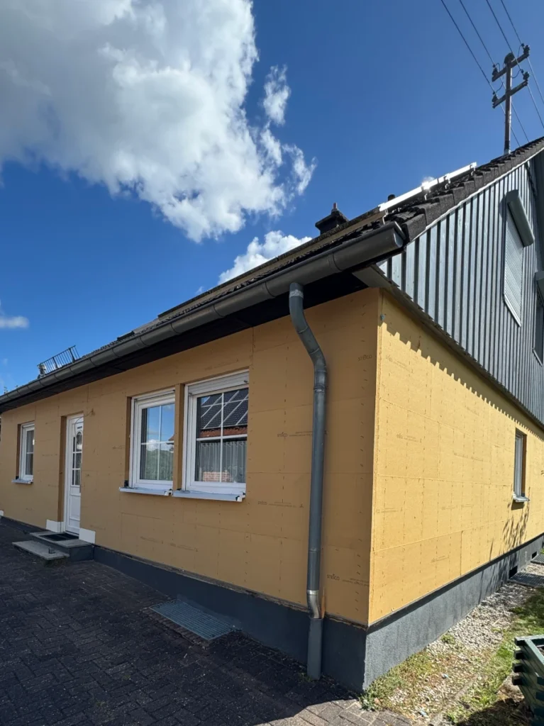 Fassadendämmung aus Holzfaserplatten
